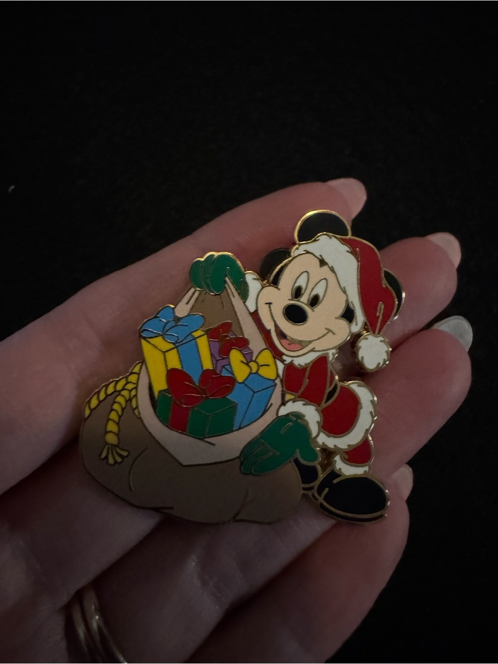 Vintage 2005 Mickey Mouse Holiday Christmas Pin Disney Collectible
